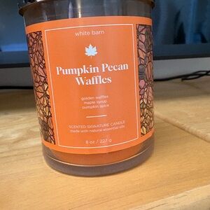White Barn Maple Pumpkin Spice Candle